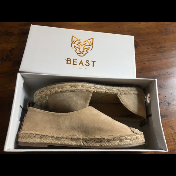 Taupe Beast Fashion Nova flats - Picture 6 of 7